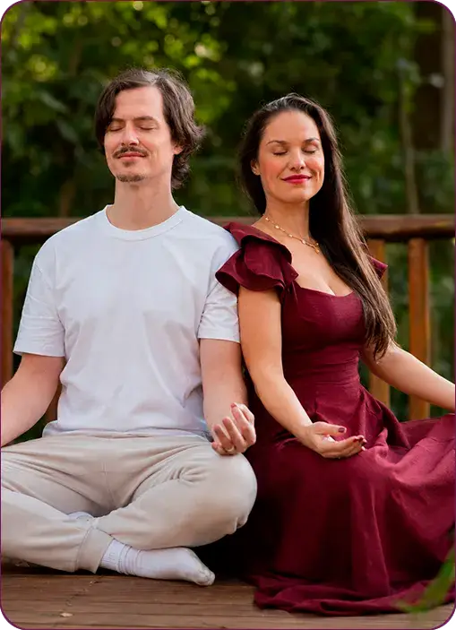 Jackson e Candice Engler em meditação
